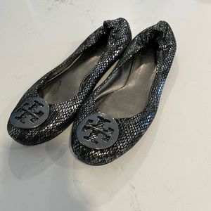Tory Burch Womens Ballet Flats Shoes Black Snake Skin Stretch Medallion 7 M